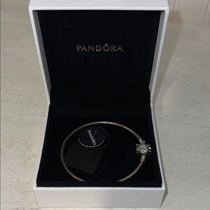 Pandora Moments 925 Sparkling Bangle bracelet pavé-covered shooting star clasp